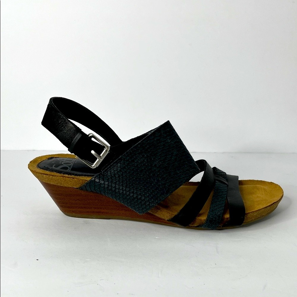 SOFFT Black Leather Wedge Sandals Sz 8 - Picture 1 of 8